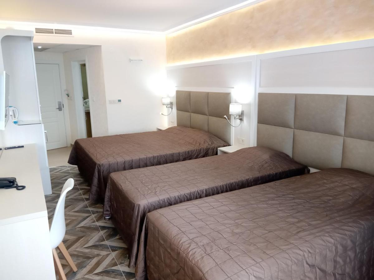 Sea View Triple S B Apartment เปาโมเรีย ภายนอก รูปภาพ
