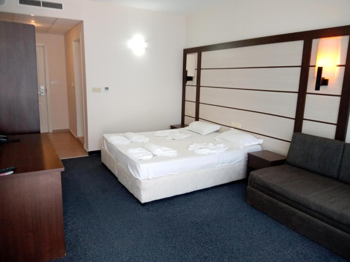 Sea View Triple S B Apartment เปาโมเรีย ภายนอก รูปภาพ