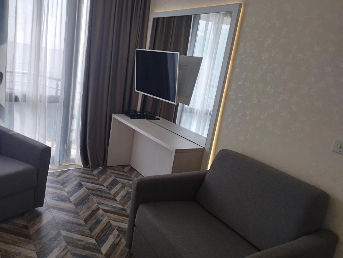 Sea View Triple S B Apartment เปาโมเรีย ภายนอก รูปภาพ